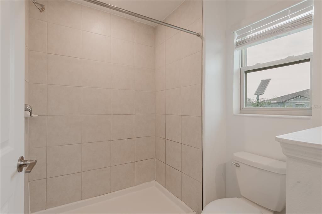 For Rent: $2,000 (3 beds, 2 baths, 1854 Square Feet)