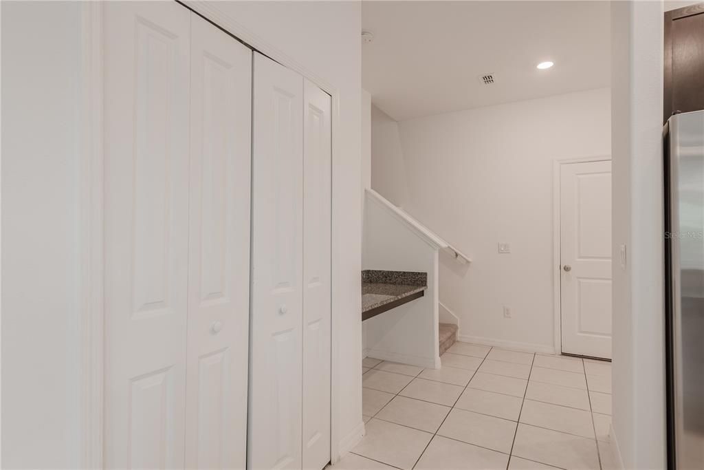 For Rent: $2,000 (3 beds, 2 baths, 1854 Square Feet)