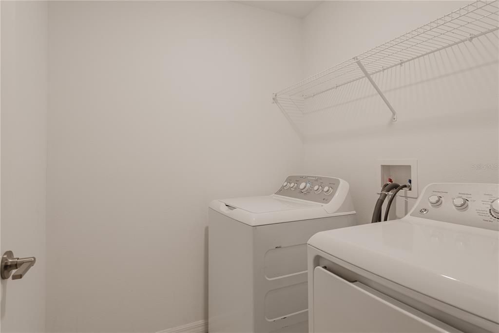 For Rent: $2,000 (3 beds, 2 baths, 1854 Square Feet)