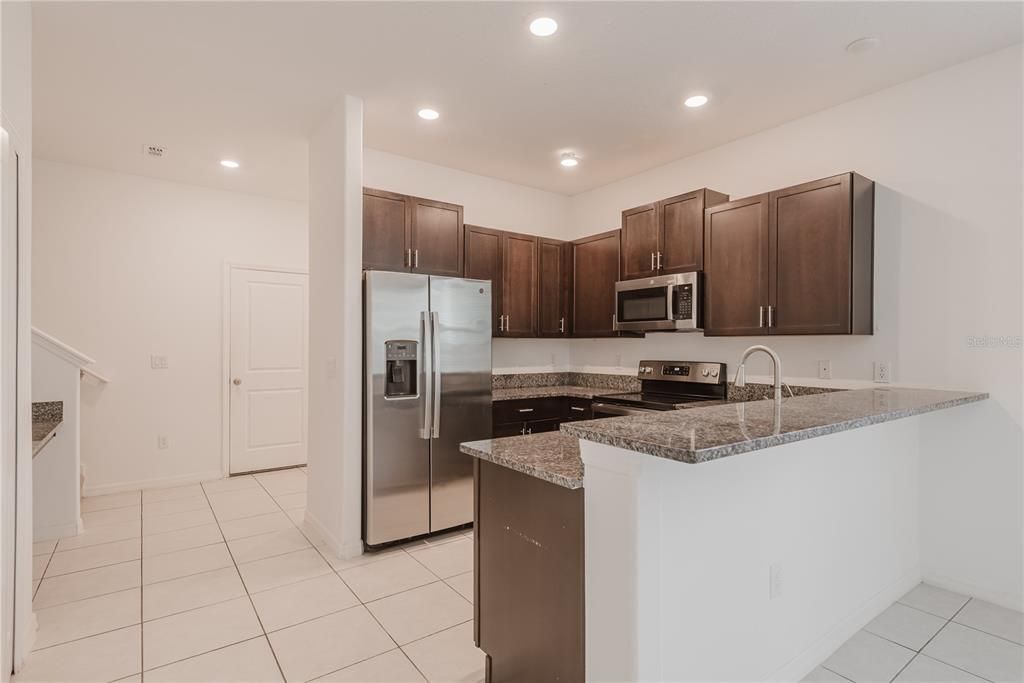 For Rent: $2,000 (3 beds, 2 baths, 1854 Square Feet)