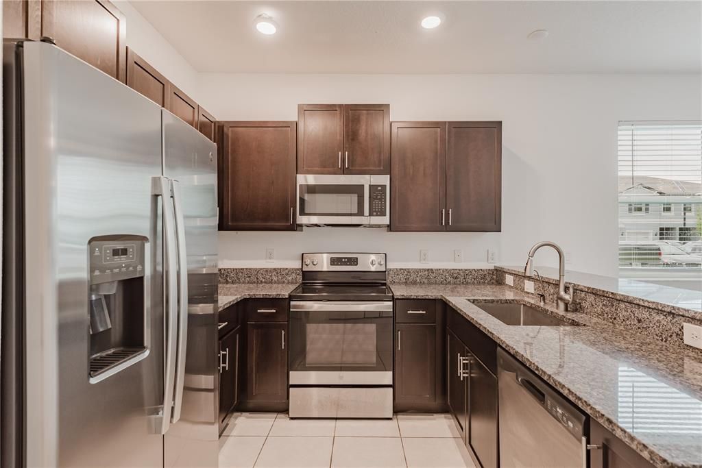 For Rent: $2,000 (3 beds, 2 baths, 1854 Square Feet)