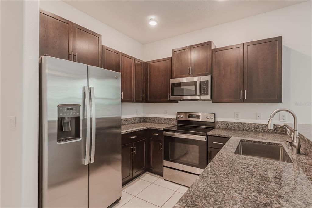 For Rent: $2,000 (3 beds, 2 baths, 1854 Square Feet)