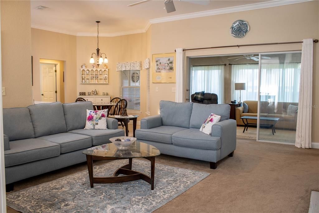 En Venta: $375,000 (3 camas, 2 baños, 2246 Pies cuadrados)