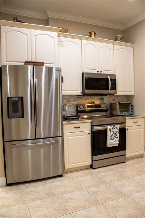 En Venta: $375,000 (3 camas, 2 baños, 2246 Pies cuadrados)