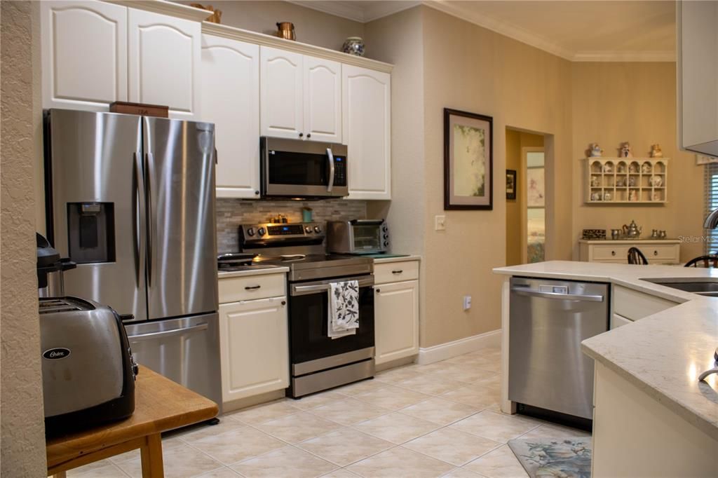 En Venta: $375,000 (3 camas, 2 baños, 2246 Pies cuadrados)