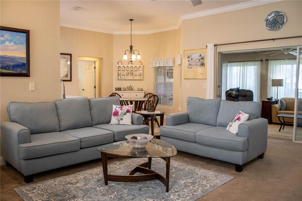 En Venta: $375,000 (3 camas, 2 baños, 2246 Pies cuadrados)