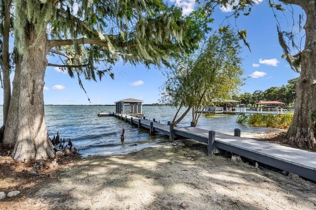 For Sale: $1,575,000 (7 beds, 5 baths, 7448 Square Feet)