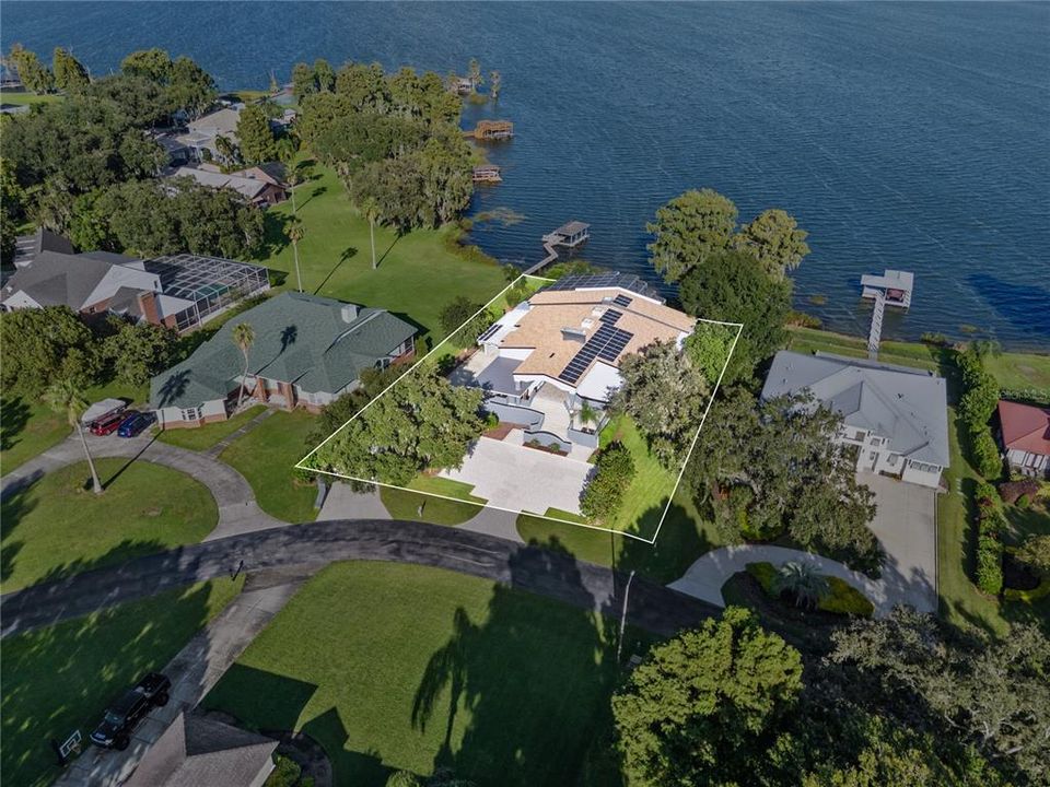 For Sale: $1,575,000 (7 beds, 5 baths, 7448 Square Feet)