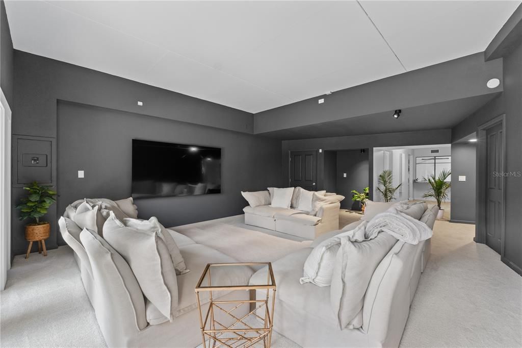 For Sale: $1,575,000 (7 beds, 5 baths, 7448 Square Feet)