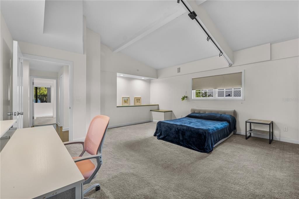 For Sale: $1,575,000 (7 beds, 5 baths, 7448 Square Feet)