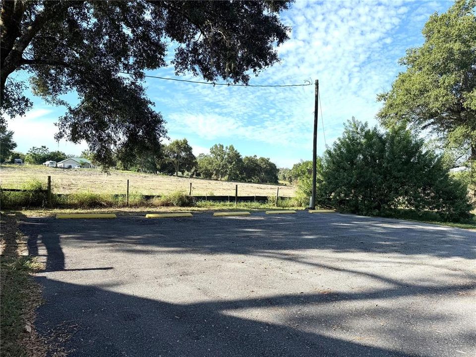 出租: $1,295 (2 贝兹, 1 浴室, 721 平方英尺)