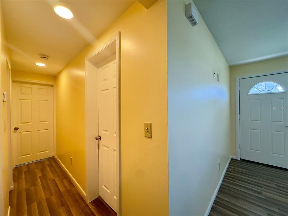 出租: $1,295 (2 贝兹, 1 浴室, 721 平方英尺)