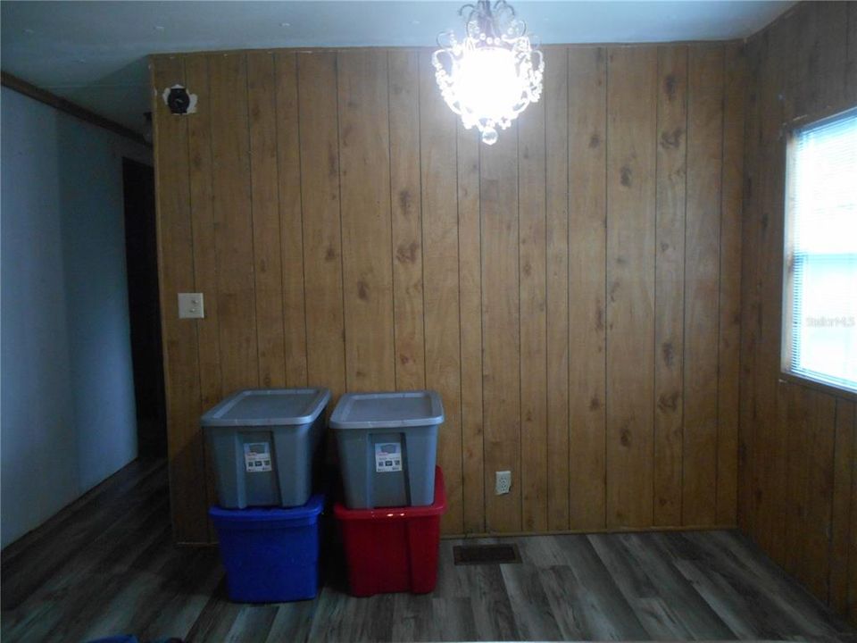 For Sale: $175,000 (3 beds, 2 baths, 1152 Square Feet)