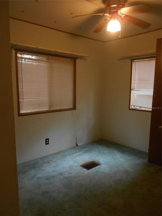 For Sale: $175,000 (3 beds, 2 baths, 1152 Square Feet)