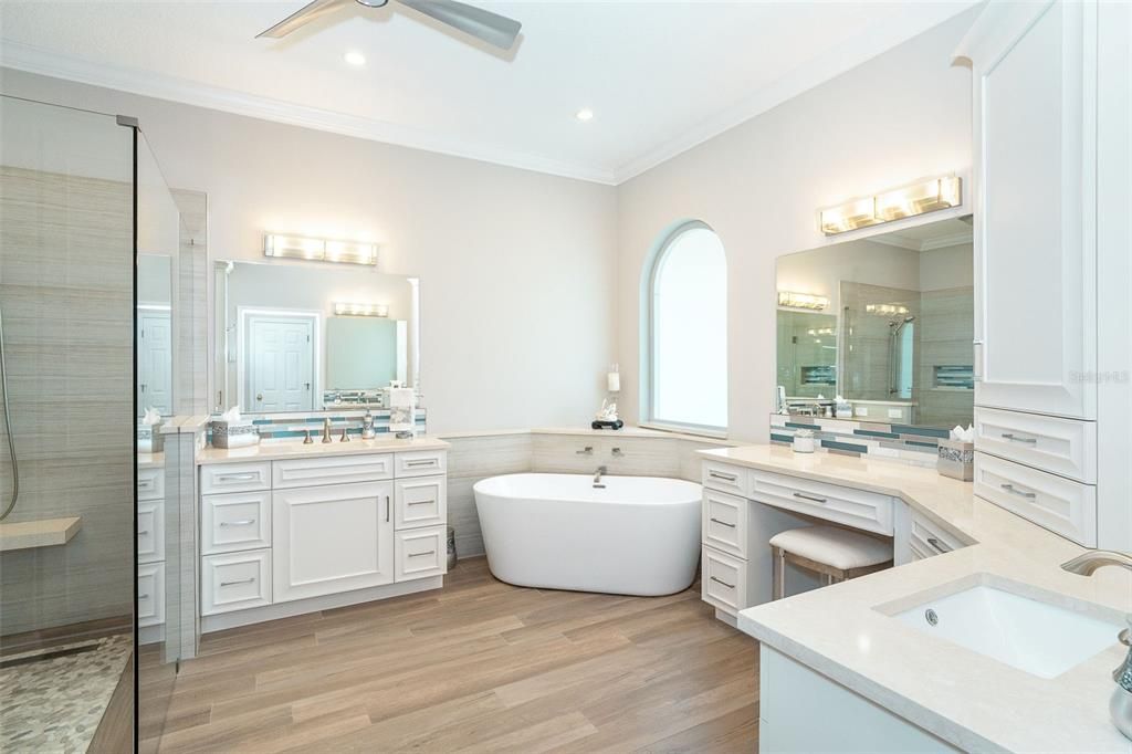 For Sale: $1,049,000 (3 beds, 3 baths, 3008 Square Feet)