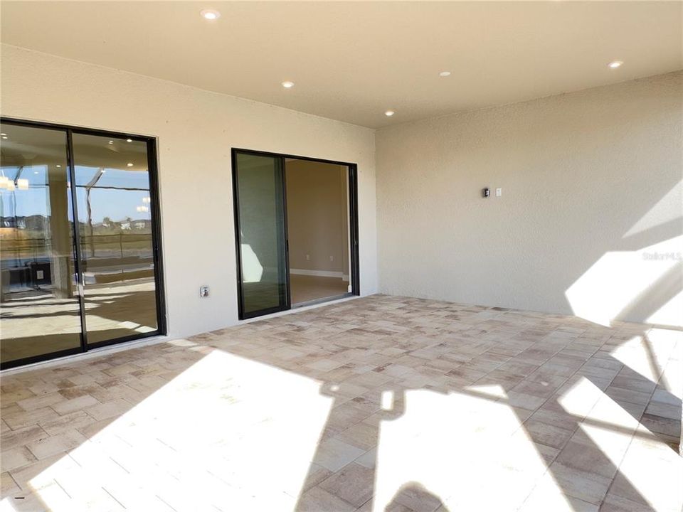 出租: $5,000 (3 贝兹, 3 浴室, 2275 平方英尺)