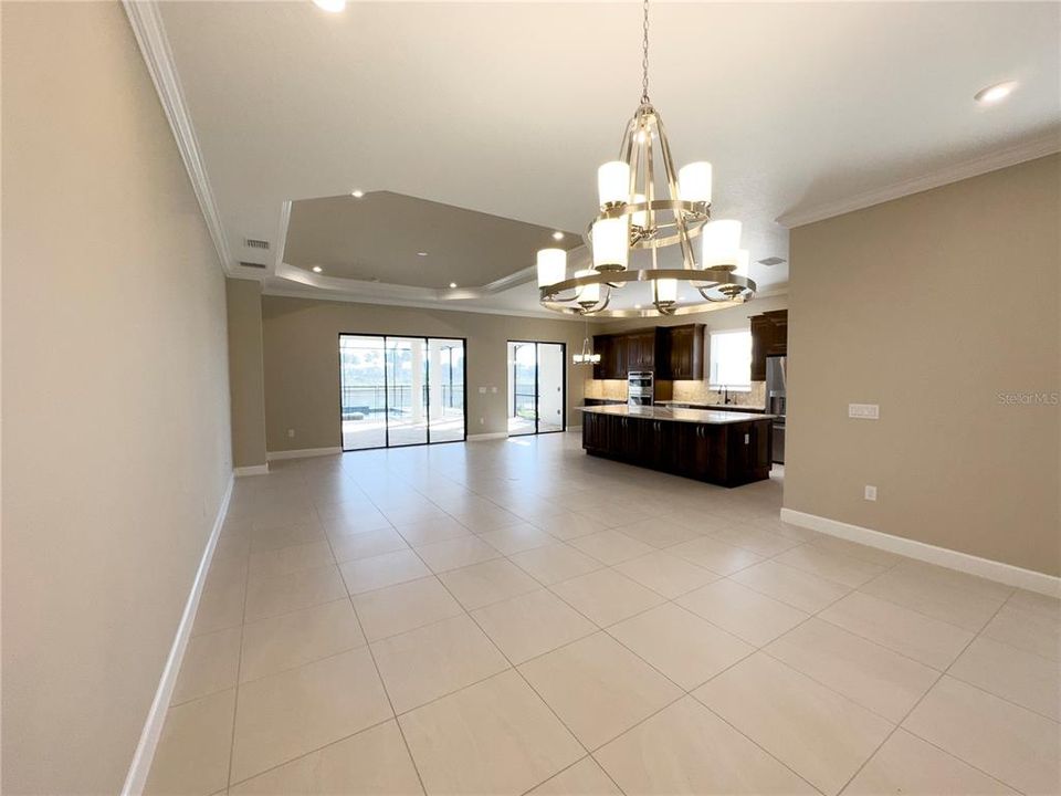 出租: $5,000 (3 贝兹, 3 浴室, 2275 平方英尺)