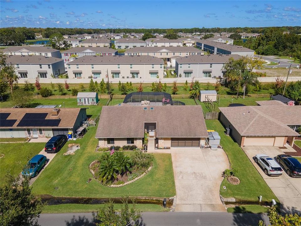 Activo con contrato: $420,000 (3 camas, 2 baños, 1738 Pies cuadrados)