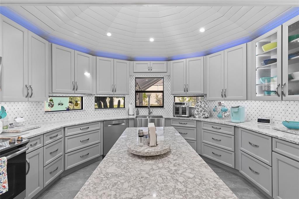 Activo con contrato: $420,000 (3 camas, 2 baños, 1738 Pies cuadrados)