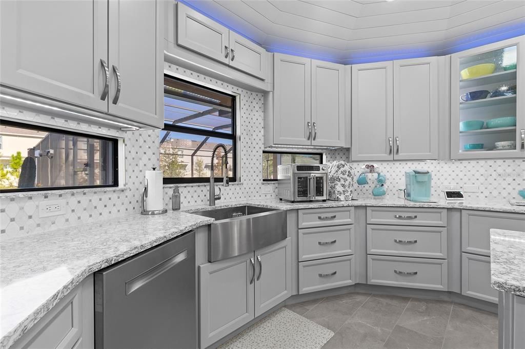 Activo con contrato: $420,000 (3 camas, 2 baños, 1738 Pies cuadrados)