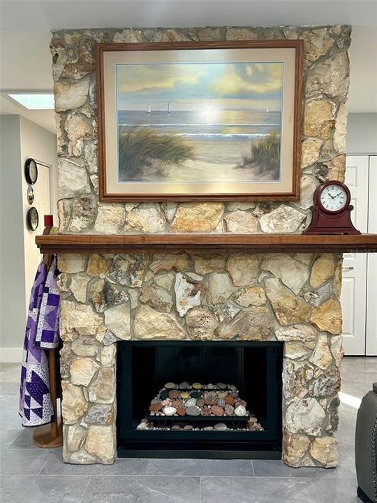 Activo con contrato: $420,000 (3 camas, 2 baños, 1738 Pies cuadrados)