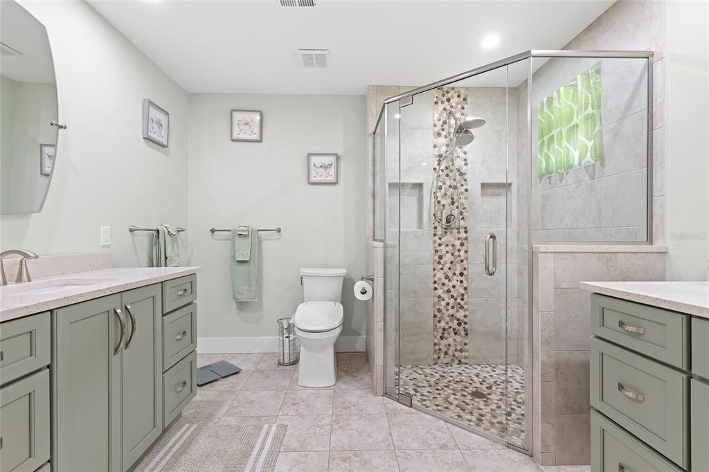 Activo con contrato: $420,000 (3 camas, 2 baños, 1738 Pies cuadrados)