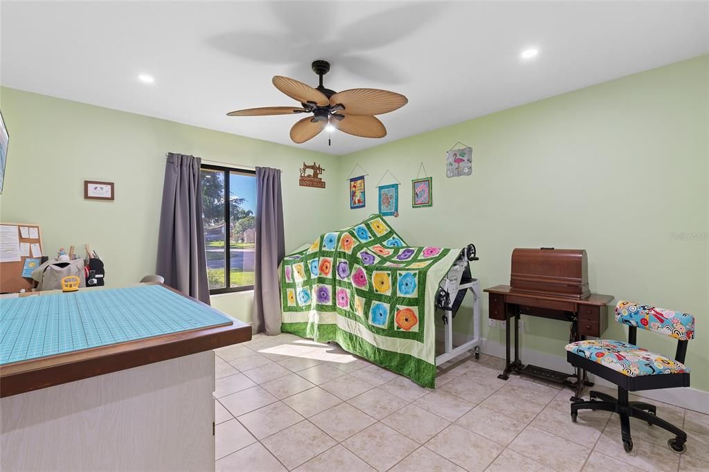 Activo con contrato: $420,000 (3 camas, 2 baños, 1738 Pies cuadrados)