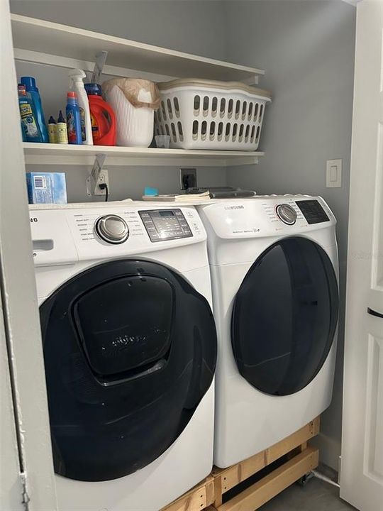 Activo con contrato: $420,000 (3 camas, 2 baños, 1738 Pies cuadrados)