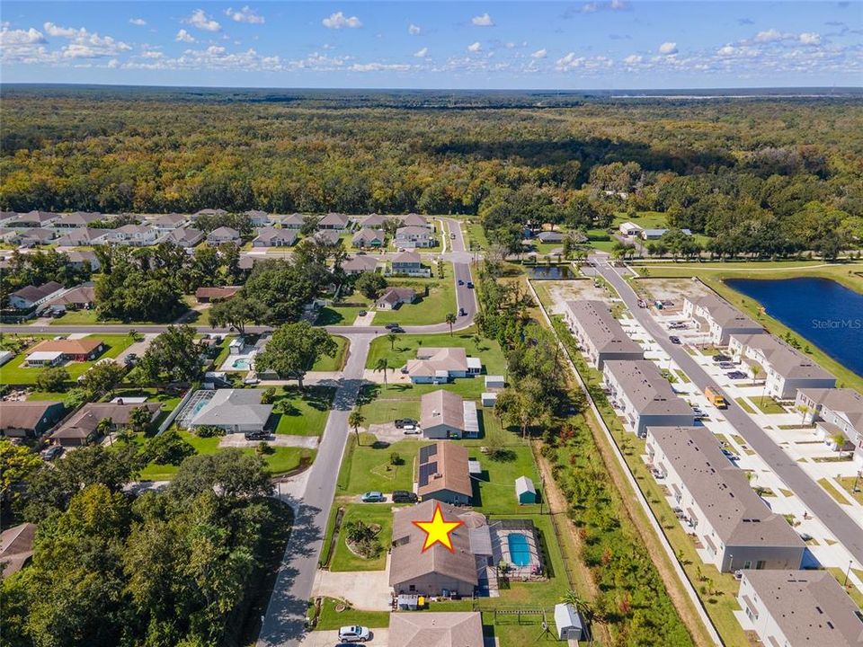 Activo con contrato: $420,000 (3 camas, 2 baños, 1738 Pies cuadrados)