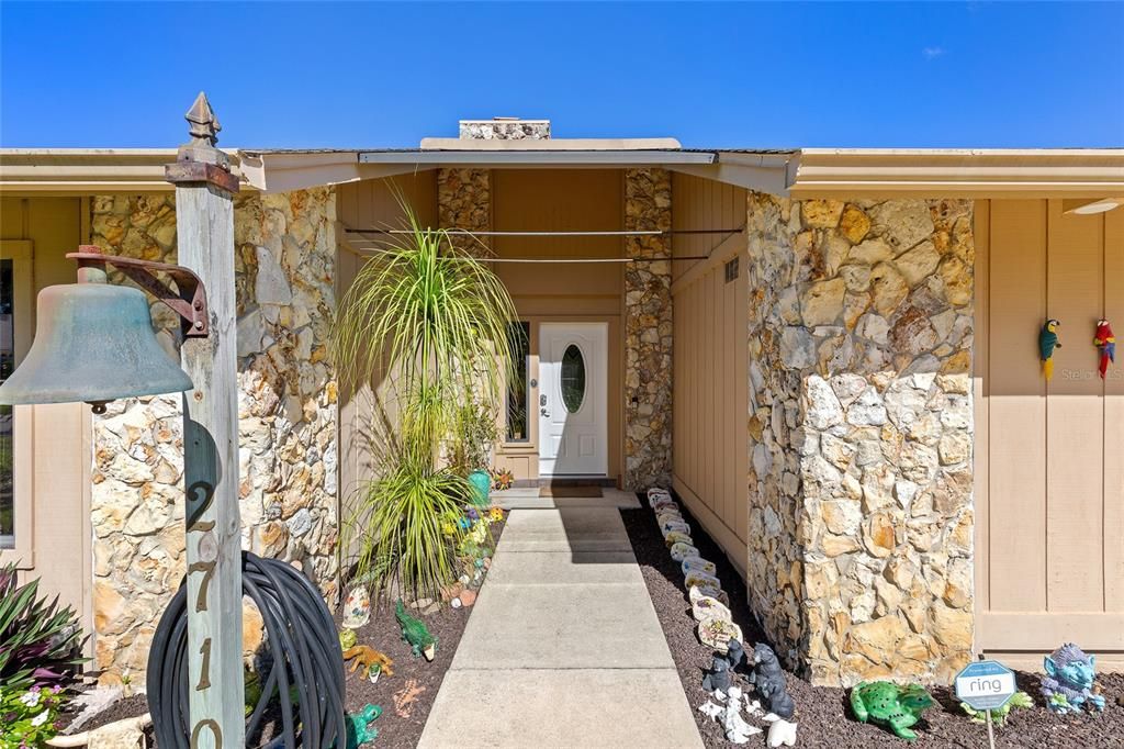 Activo con contrato: $420,000 (3 camas, 2 baños, 1738 Pies cuadrados)