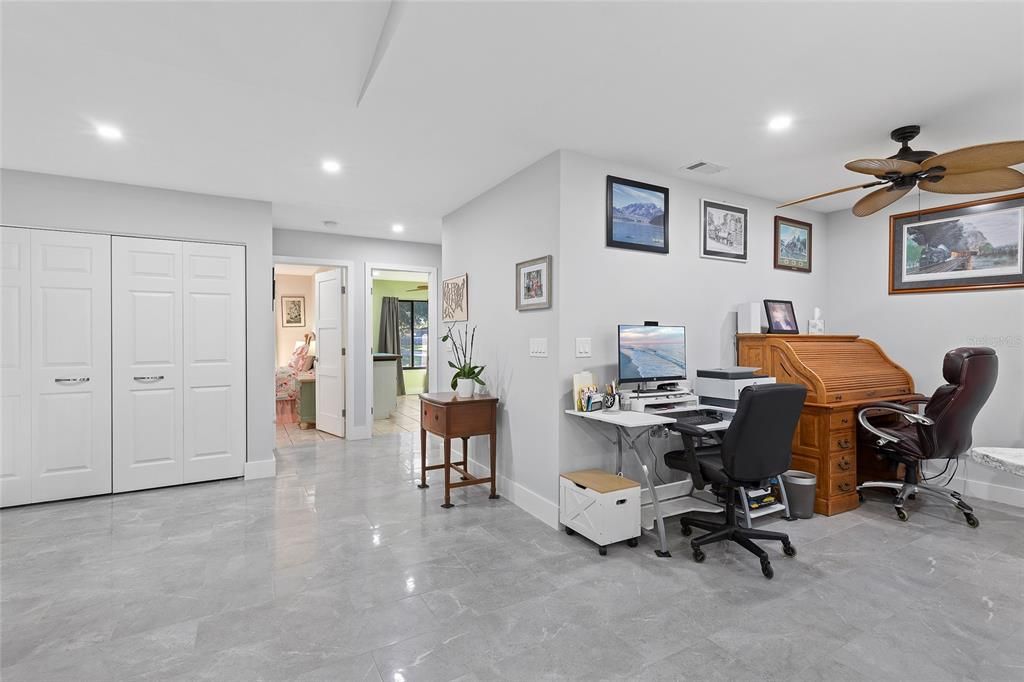 Activo con contrato: $420,000 (3 camas, 2 baños, 1738 Pies cuadrados)