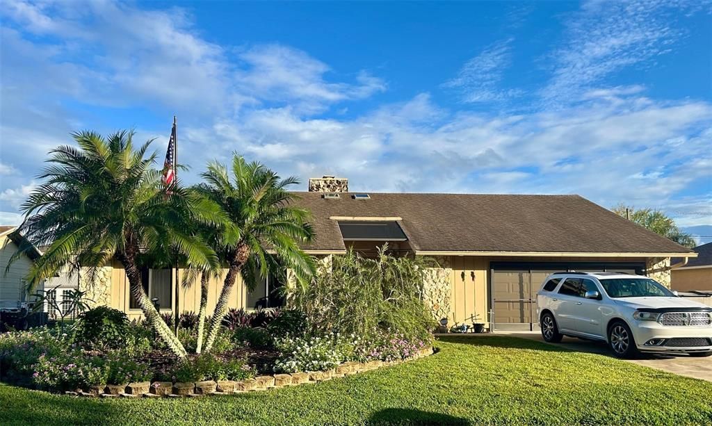 Activo con contrato: $420,000 (3 camas, 2 baños, 1738 Pies cuadrados)