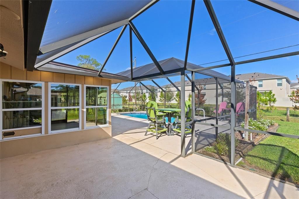 Activo con contrato: $420,000 (3 camas, 2 baños, 1738 Pies cuadrados)