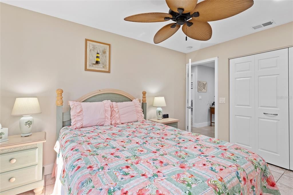 Activo con contrato: $420,000 (3 camas, 2 baños, 1738 Pies cuadrados)