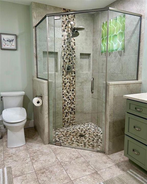 Activo con contrato: $420,000 (3 camas, 2 baños, 1738 Pies cuadrados)