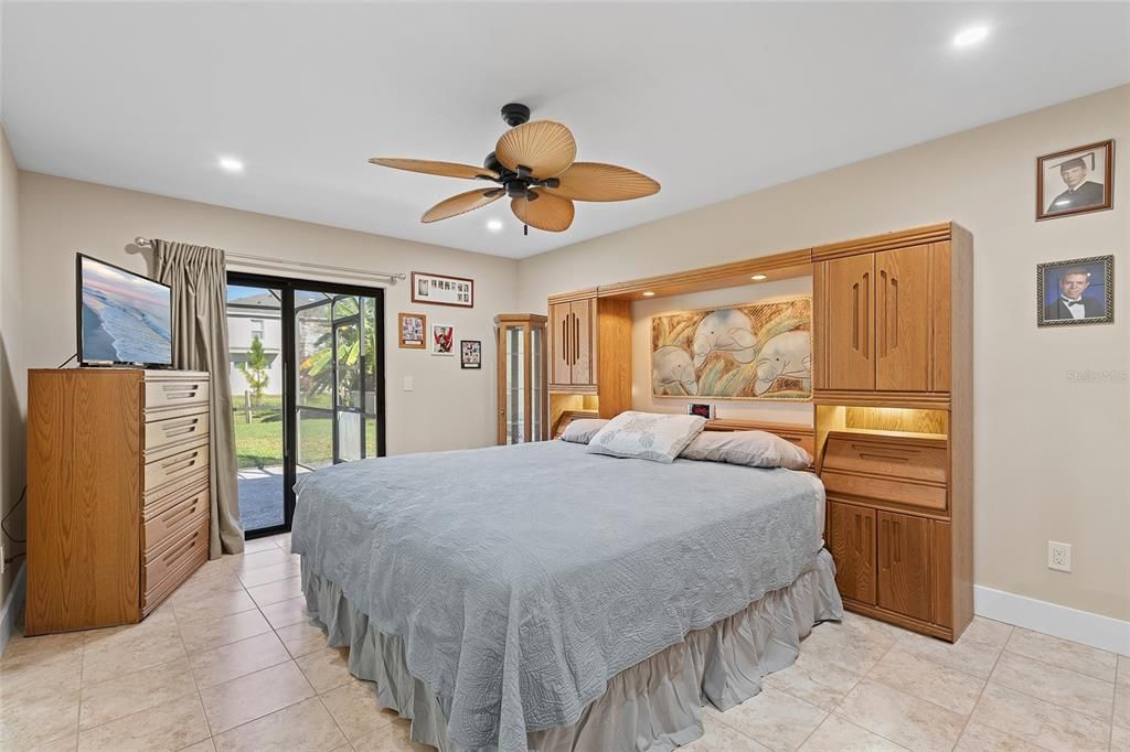 Activo con contrato: $420,000 (3 camas, 2 baños, 1738 Pies cuadrados)