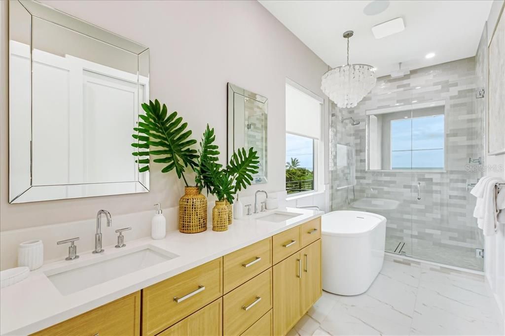 En Venta: $3,500,000 (5 camas, 4 baños, 3526 Pies cuadrados)