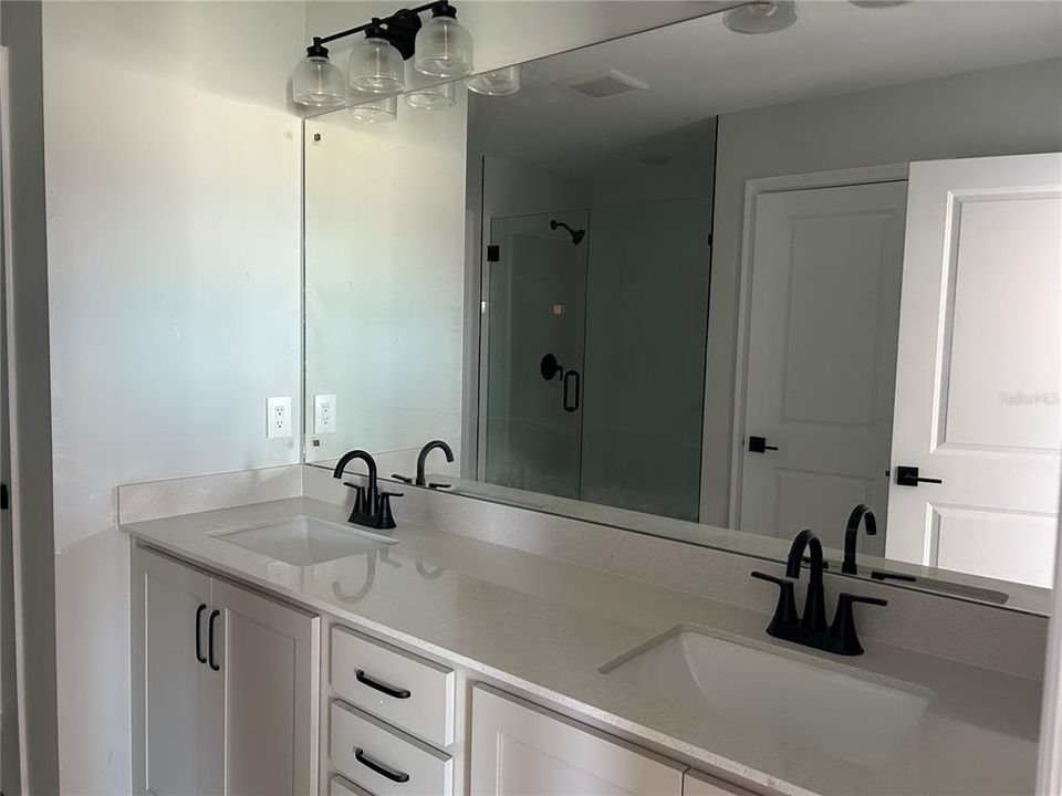 Active With Contract: $528,308 (5 beds, 3 baths, 2725 Square Feet)