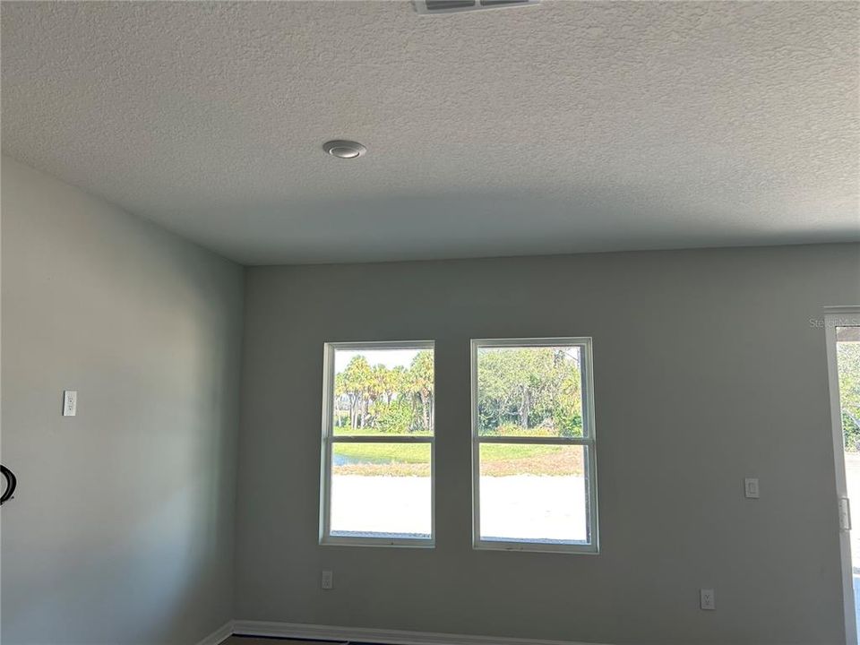 Active With Contract: $528,308 (5 beds, 3 baths, 2725 Square Feet)