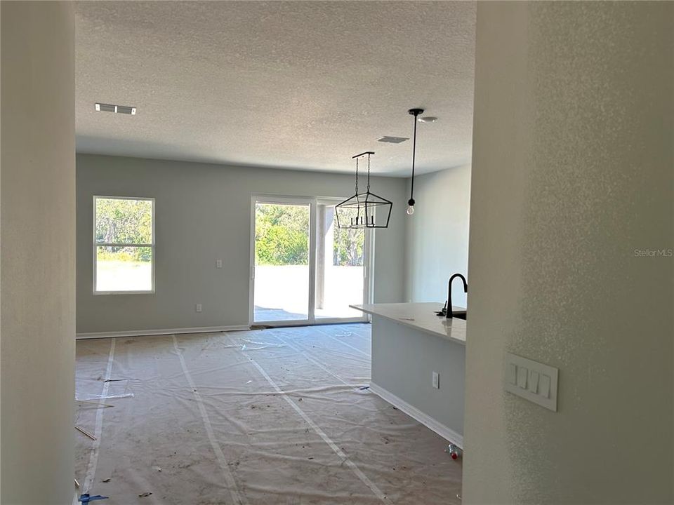 Active With Contract: $528,308 (5 beds, 3 baths, 2725 Square Feet)