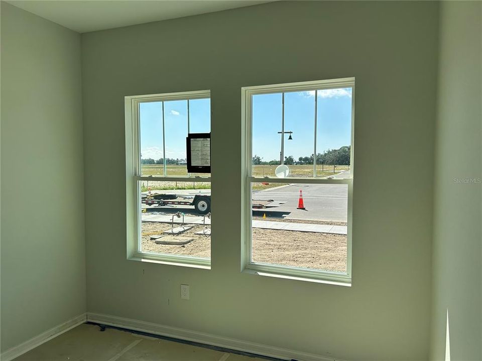 Active With Contract: $528,308 (5 beds, 3 baths, 2725 Square Feet)