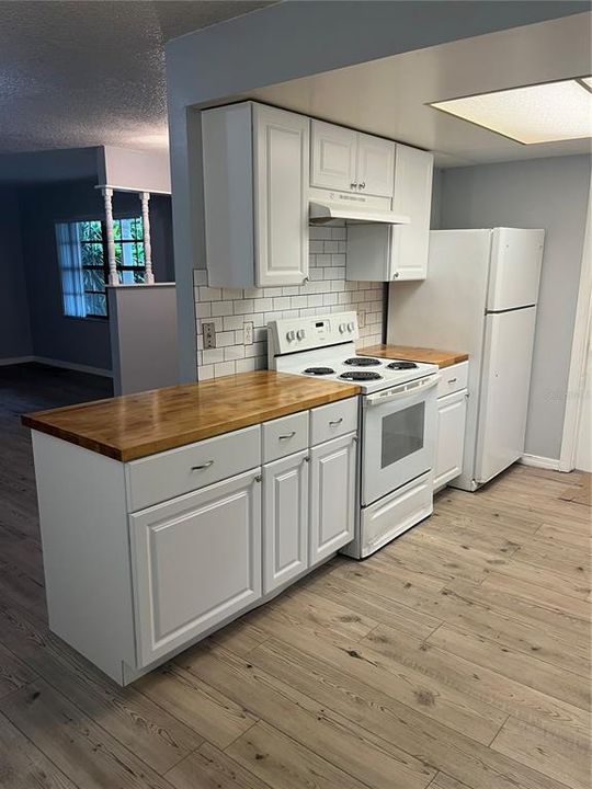 For Rent: $1,800 (2 beds, 1 baths, 1100 Square Feet)