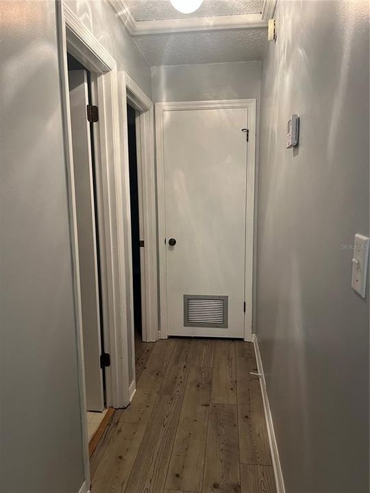 For Rent: $1,800 (2 beds, 1 baths, 1100 Square Feet)