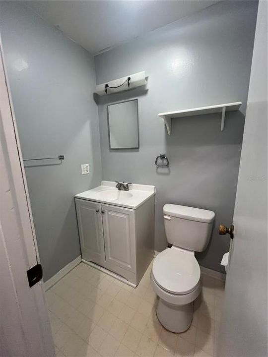 For Rent: $1,800 (2 beds, 1 baths, 1100 Square Feet)