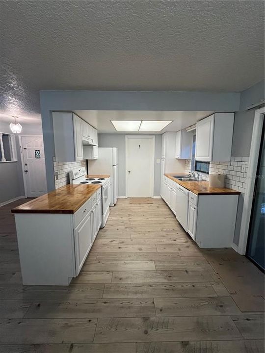 For Rent: $1,800 (2 beds, 1 baths, 1100 Square Feet)