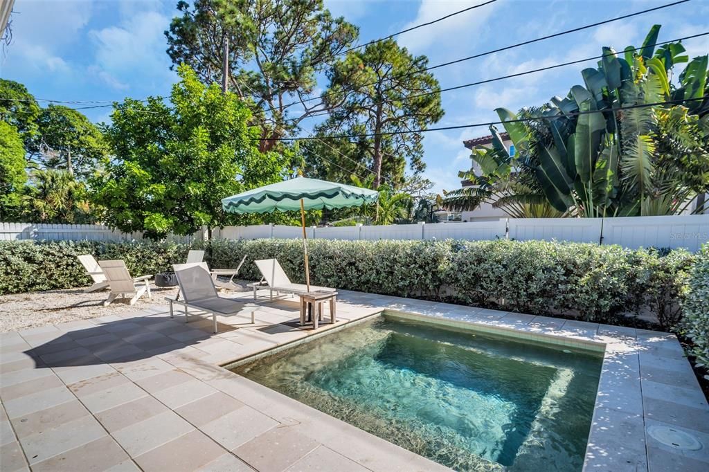 For Sale: $595,000 (3 beds, 3 baths, 1708 Square Feet)