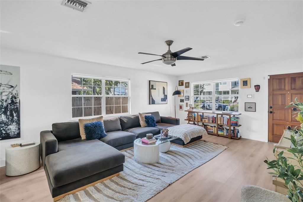 For Sale: $595,000 (3 beds, 3 baths, 1708 Square Feet)