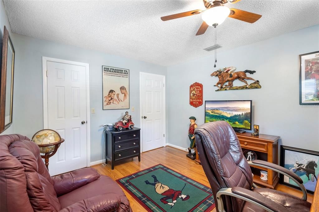 Active With Contract: $400,000 (3 beds, 2 baths, 1511 Square Feet)