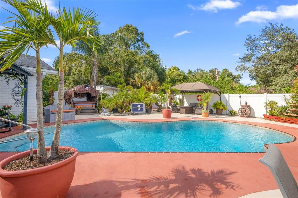 Active With Contract: $400,000 (3 beds, 2 baths, 1511 Square Feet)