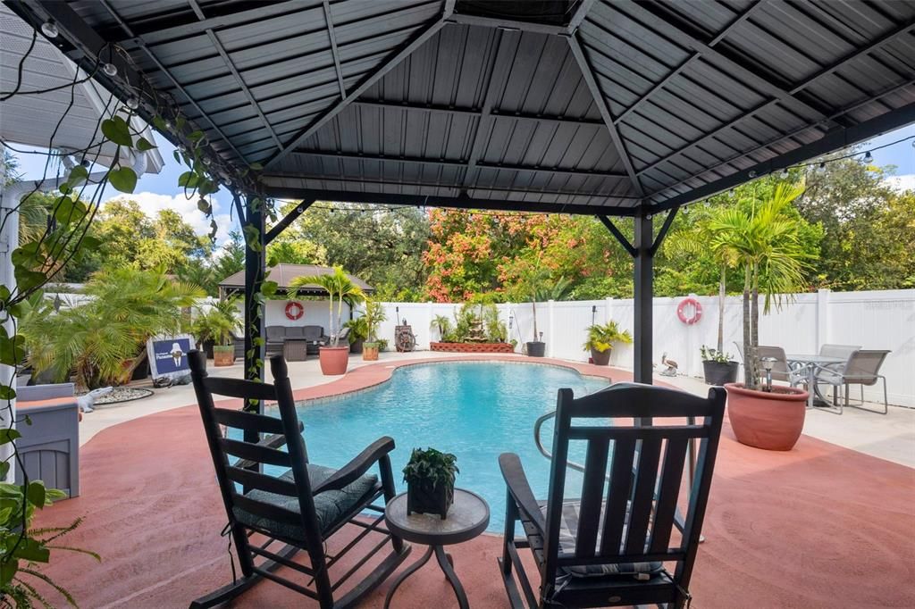 Active With Contract: $400,000 (3 beds, 2 baths, 1511 Square Feet)